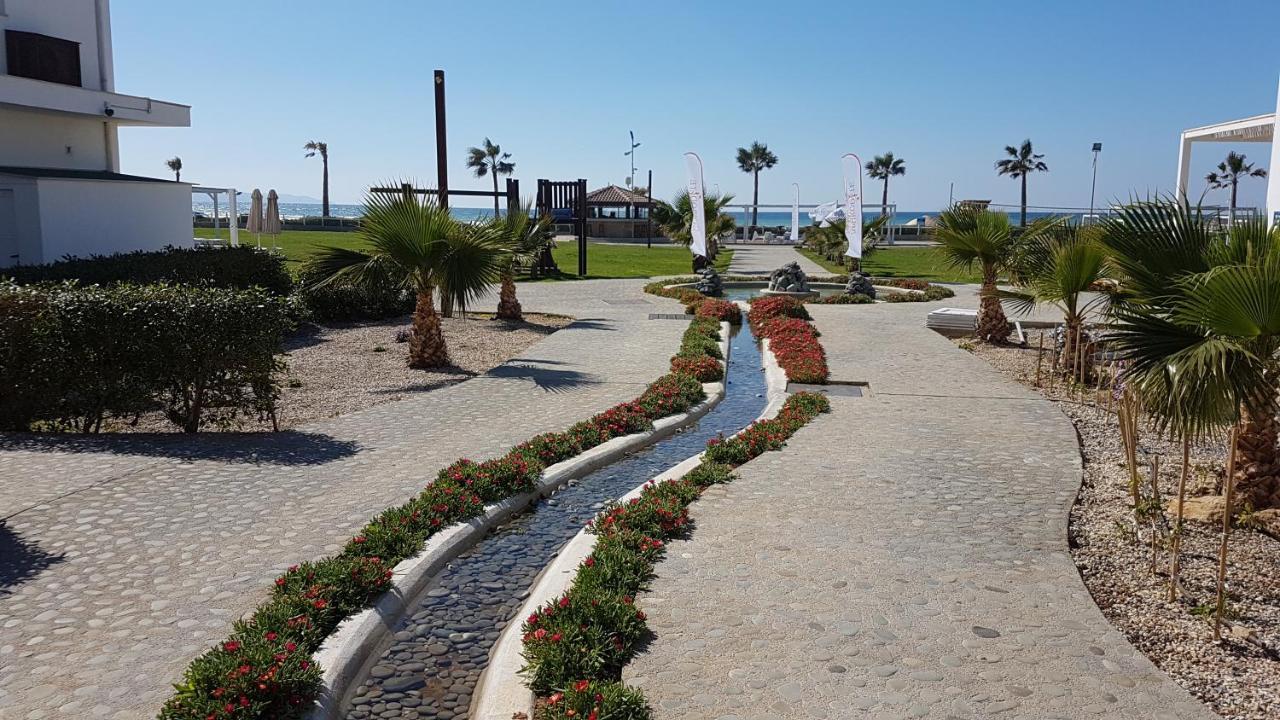 Aphrodite Beachfront Penthouse Apartment Kaziverá Kültér fotó