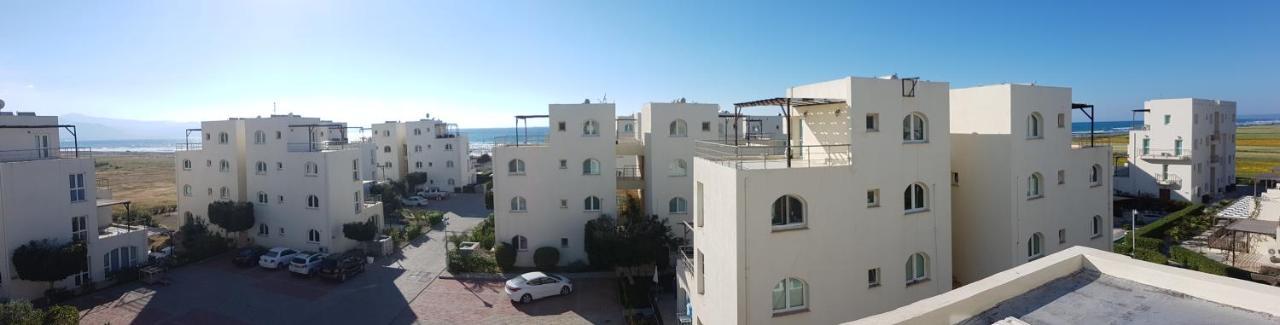 Aphrodite Beachfront Penthouse Apartment Kaziverá Kültér fotó