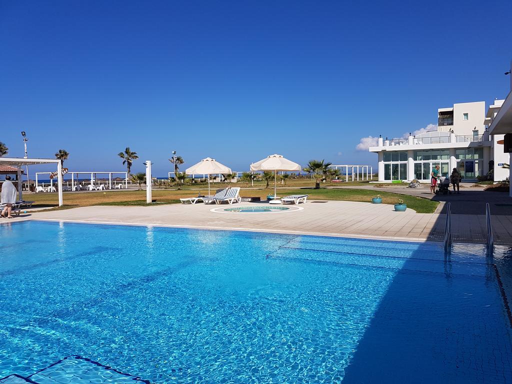 Aphrodite Beachfront Penthouse Apartment Kaziverá Kültér fotó