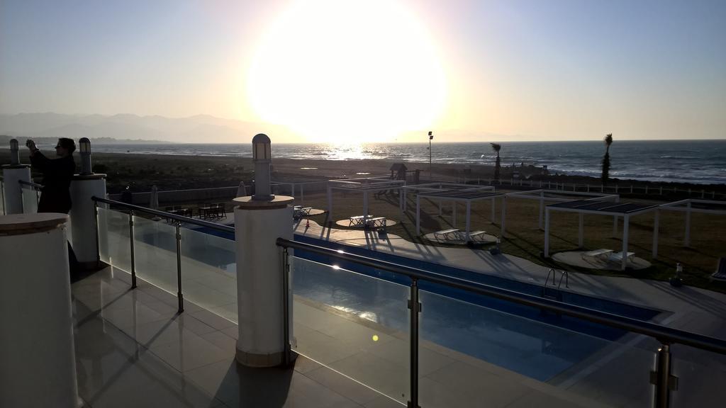 Aphrodite Beachfront Penthouse Apartment Kaziverá Kültér fotó