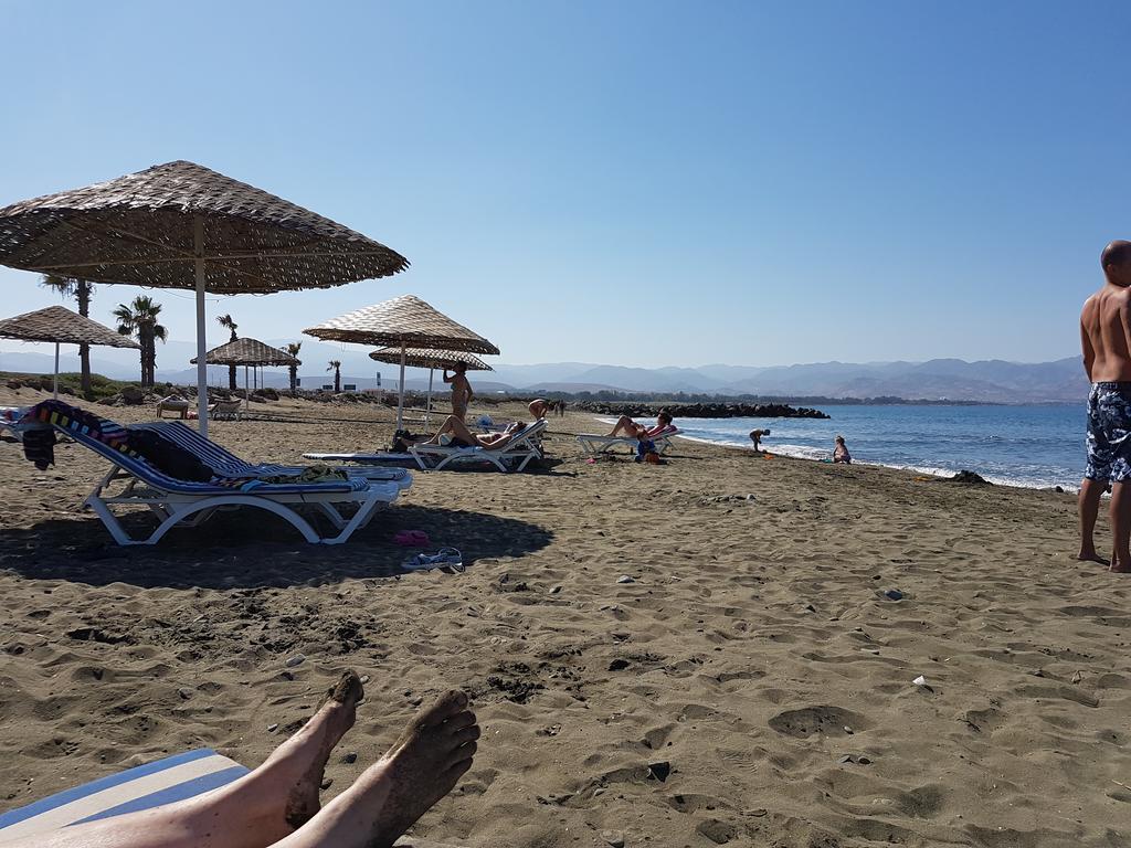 Aphrodite Beachfront Penthouse Apartment Kaziverá Kültér fotó