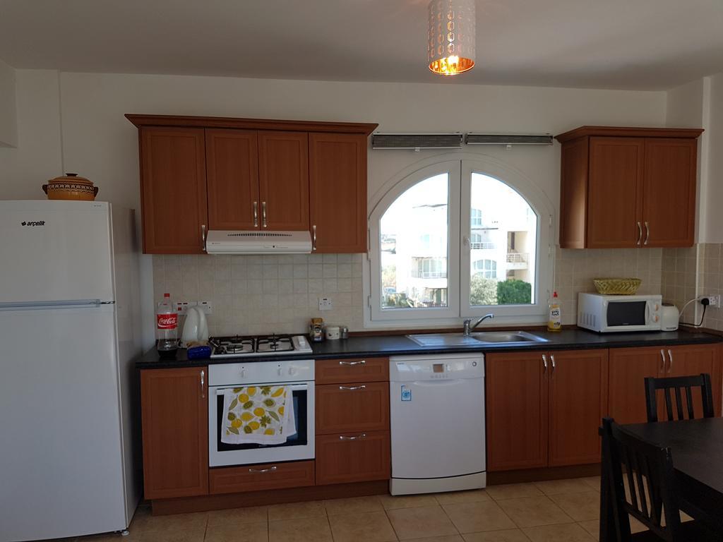 Aphrodite Beachfront Penthouse Apartment Kaziverá Kültér fotó