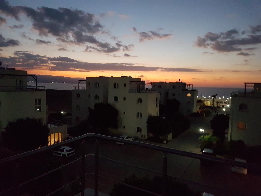 Aphrodite Beachfront Penthouse Apartment Kaziverá Kültér fotó