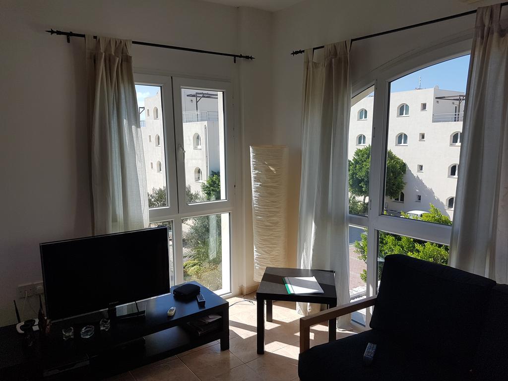 Aphrodite Beachfront Penthouse Apartment Kaziverá Kültér fotó