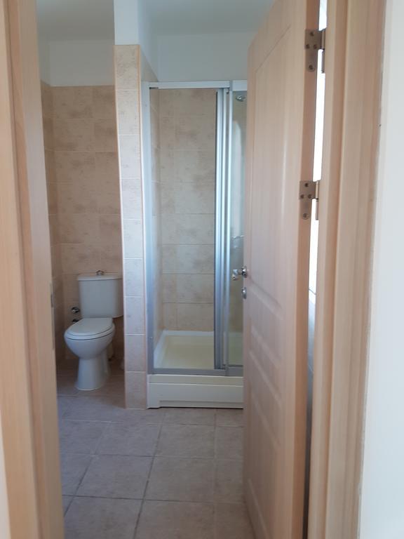 Aphrodite Beachfront Penthouse Apartment Kaziverá Kültér fotó